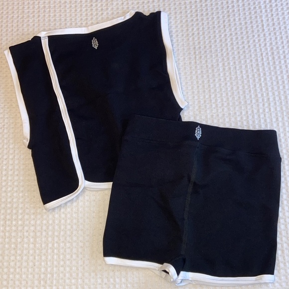 NEW! FREE PEOPLE MOVEMENT Parisienne Colorblock Set L/XL Black White Top Shorts - Picture 3 of 17